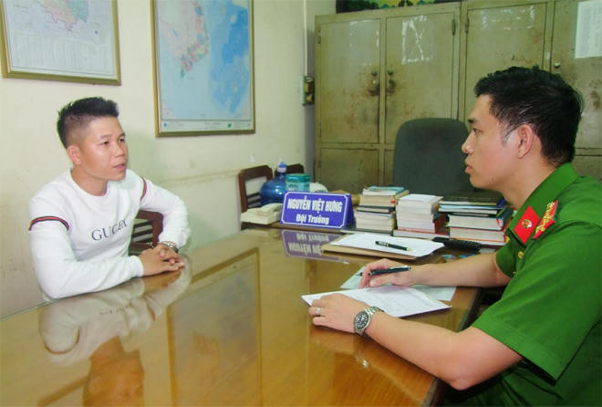 Đối tượng Nguyễn Quang Hưng tại cơ quan Công an.