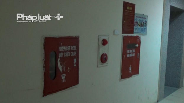 Hệ thống hộp cứu hỏa đã được lắp đặt thể nhưng nhiều người dân sinh sống tại tòa nhà tỏ ra lo lắng khi không biết có hoạt động hay không.