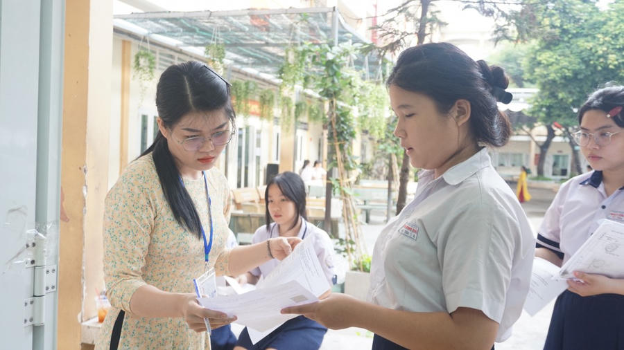Thí sinh TP HCM tham dự kỳ thi vào lớp 10 năm 2025. Ảnh: Nguyễn Quyên