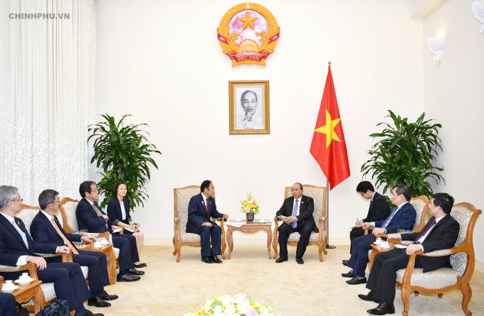 Thủ tướng Nguyễn Xuân Phúc đánh giá cao Thống đốc tỉnh Saitama đã nhiều lần thăm Việt Nam, có nhiều hoạt động hợp tác với Việt Nam. Ảnh: VGP