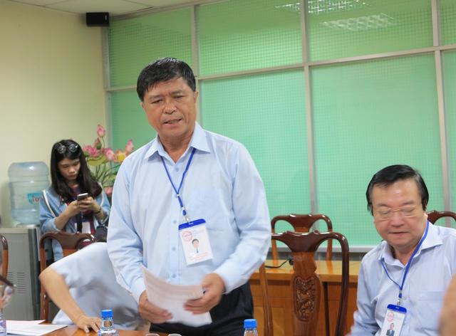 Ông Nguyễn Văn Hiếu, Phó giám đốc Sở GD-ĐT TPHCM báo cáo tình chỉnh công tác tổ chức thi tại TPHCM