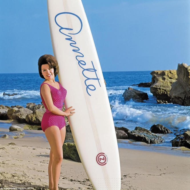 Ảnh áo tắm đẹp ngỡ ngàng của dàn minh tinh nức tiếng một thời - ảnh 13