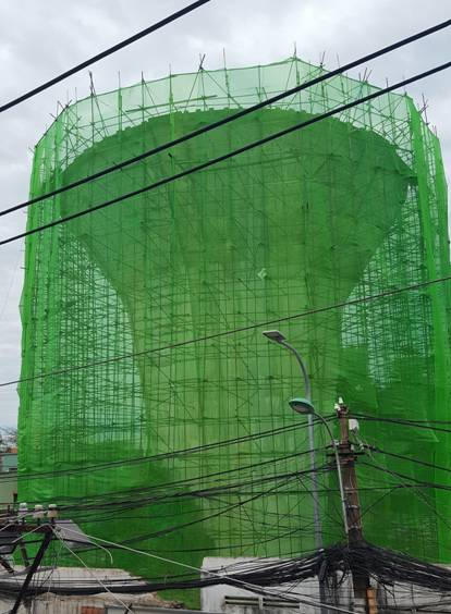 Thủy đài đang được tháo dỡ trên đường Nguyễn Văn Đậu, phường 5, quận Bình Thạnh, TP Hồ Chính Minh.