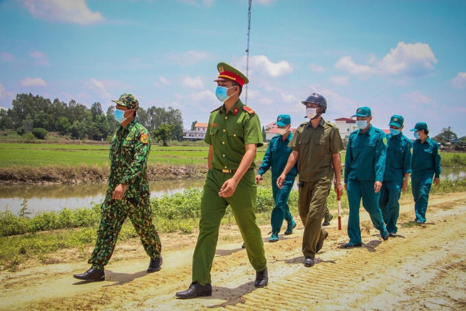 Các lực lượng phối hợp tuần tra trên tuyến biên giới ngăn chặn xuất nhập cảnh trái phép