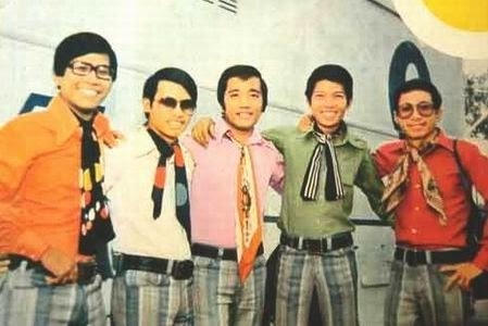 L&ecirc; Hựu H&agrave; (&aacute;o cam), Elvis Phương (&aacute;o hồng) v&agrave; Nguyễn Trung Cang (&aacute;o xanh).