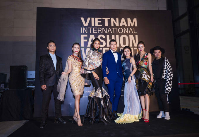 Miss Tourism Liên Phương “hóa” nữ thần Ai Cập trên thảm đỏ thời trang Hà Nội