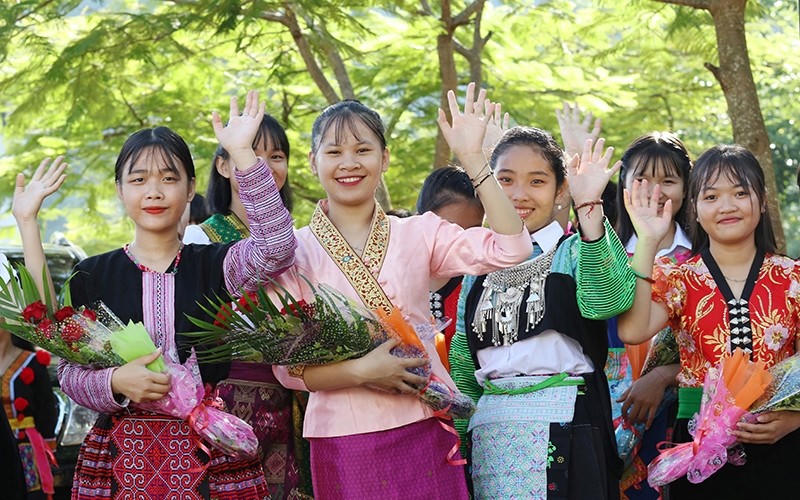 Đối tượng tuyển sinh của các trường này được quy định rất rõ ràng, tập trung vào học sinh thường trú tại xã biên giới nơi đặt trụ sở trường hoặc các xã liền kề. Đồng thời, con em của cán bộ, công chức, viên chức và lực lượng vũ trang đang công tác tại khu vực biên giới cũng thuộc diện ưu tiên. (Ảnh minh họa: moet.gov.vn)