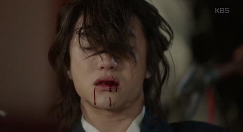 M&acirc;y họa &aacute;nh trăng tập 17: Th&aacute;i tử Lee Young bất ngờ bị hạ độc