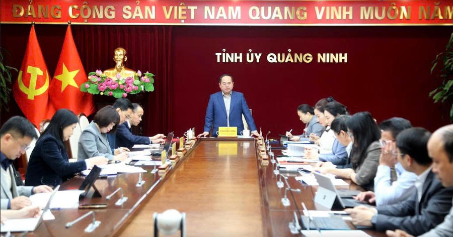 Quang cảnh buổi làm việc.