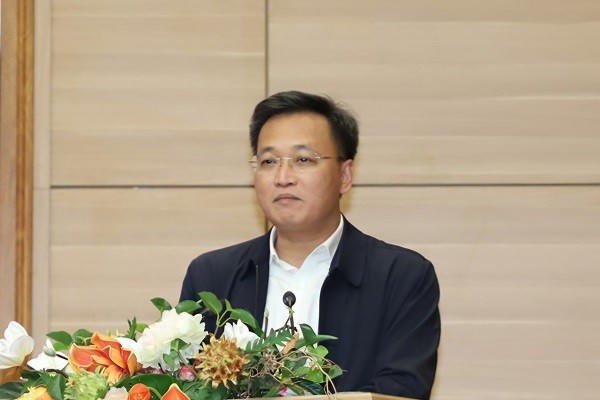 Ông Nguyễn Hữu Nghĩa, Ủy viên Ban Chấp hành Trung ương Đảng, Bí thư Tỉnh ủy Hưng Yên, Trưởng ban Chỉ đạo về phát triển khoa học, công nghệ, đổi mới sáng tạo và chuyển đổi số tỉnh phát biểu chỉ đạo tại hội nghị.