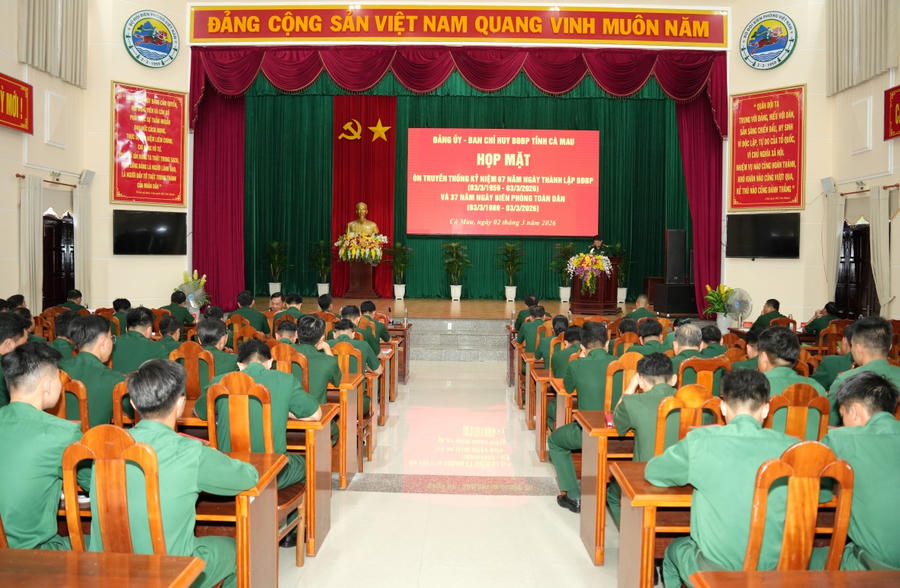 Quang cảnh buổi họp mặt kỷ niệm 67 năm Ngày truyền thống BĐBP.