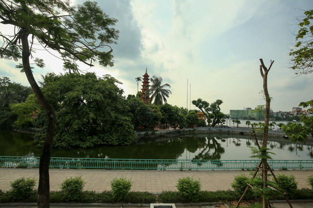 Chùa Trấn Quốc.