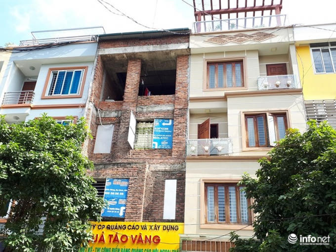 Nhiều ngôi biệt thự, liền kề hàng chục tỷ đồng ngay giữa thủ đô nhiều năm nay vẫn trong tình trạng xây dựng dở dang rồi cho thuê, gây mất mỹ quan đô thị.