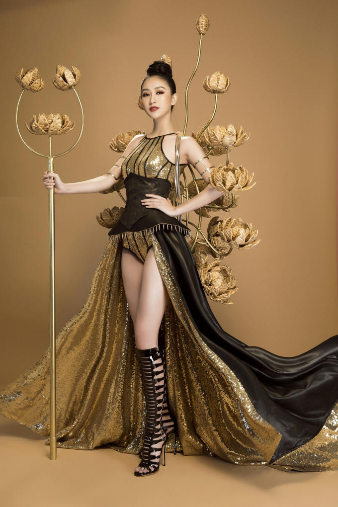 H&agrave; Thu h&oacute;a th&acirc;n th&agrave;nh
