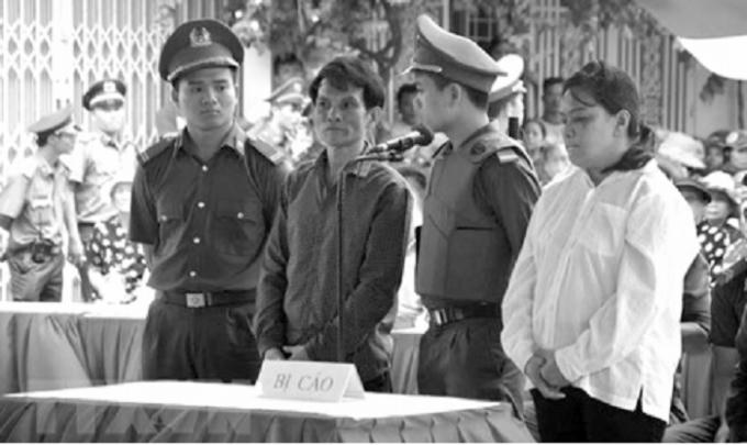 Bị cáo Nguyễn Hùng Dũng và Lê Thị Phương Oanh nghe tuyên án.