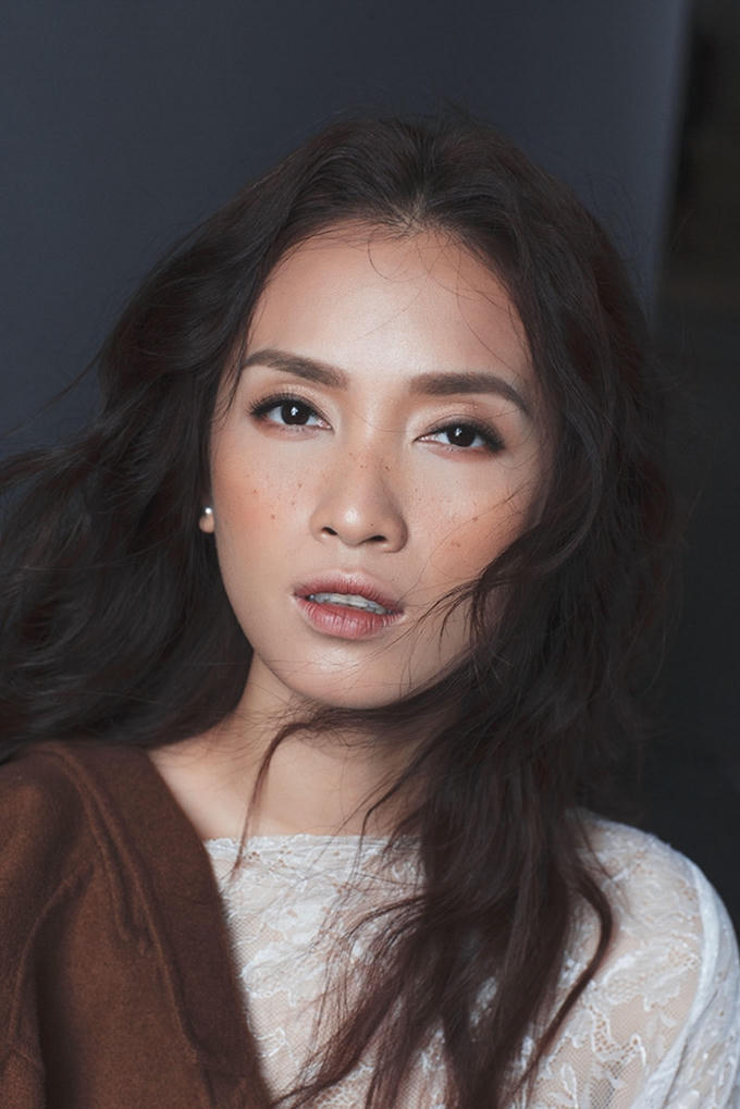 &Aacute;i Phương bất ngờ tung hit kể về t&igrave;nh cũ