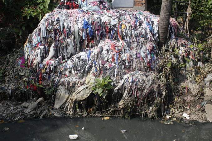 Dân vẫn đóng phí môi trường, trách nhiệm của đơn vị xử lý môi trường ô nhiễm đang ở đâu?