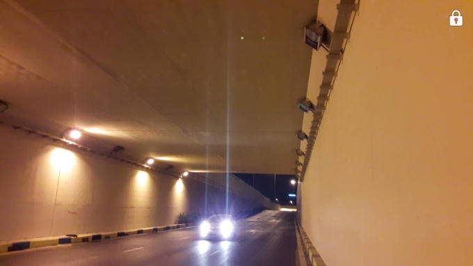 Mặc dù mới được đưa vào sử dụng, nhưng hàng chục bóng đèn của hệ thống chiếu sáng cho hầm đã có dấu hiệu bị cháy, hư hỏng.