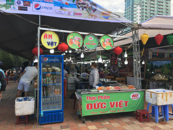 Các tiệm ăn là nơi nhiều du khách thích thú ghé chân.