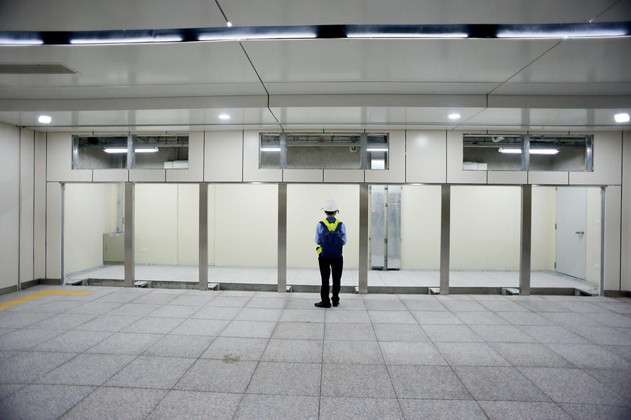 Tầng B1 (nơi bán vé) ga Nhà hát TP đã cơ bản hoàn thiện công tác thi công, sớm hơn 6 ngày so với kế hoạch báo cáo UBND TPHCM của chủ đầu tư và sớm hơn 3 tháng so với kế hoạch thi công