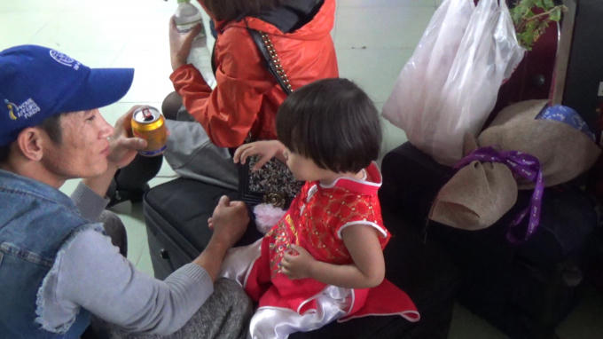 Hà Nội: Các bến xe đông nghẹt người về quê dịp nghỉ lễ 30/4