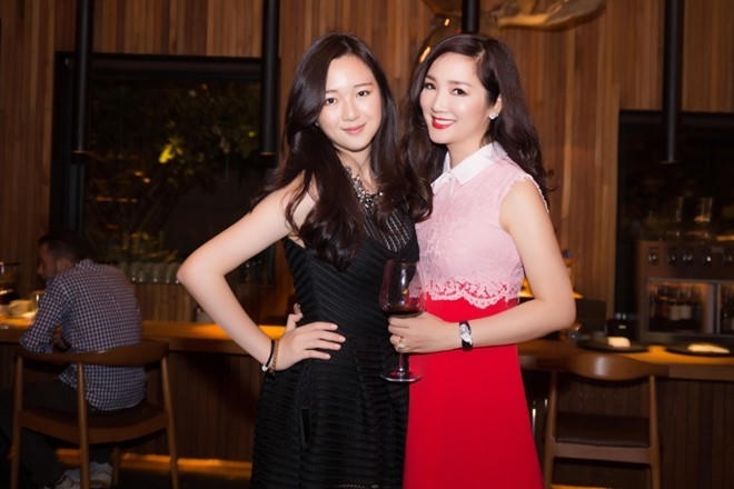 Giáng My và Anh Sa trong tiệc sinh nhật tuổi 21 của con gái. Ảnh: Zing.vn.