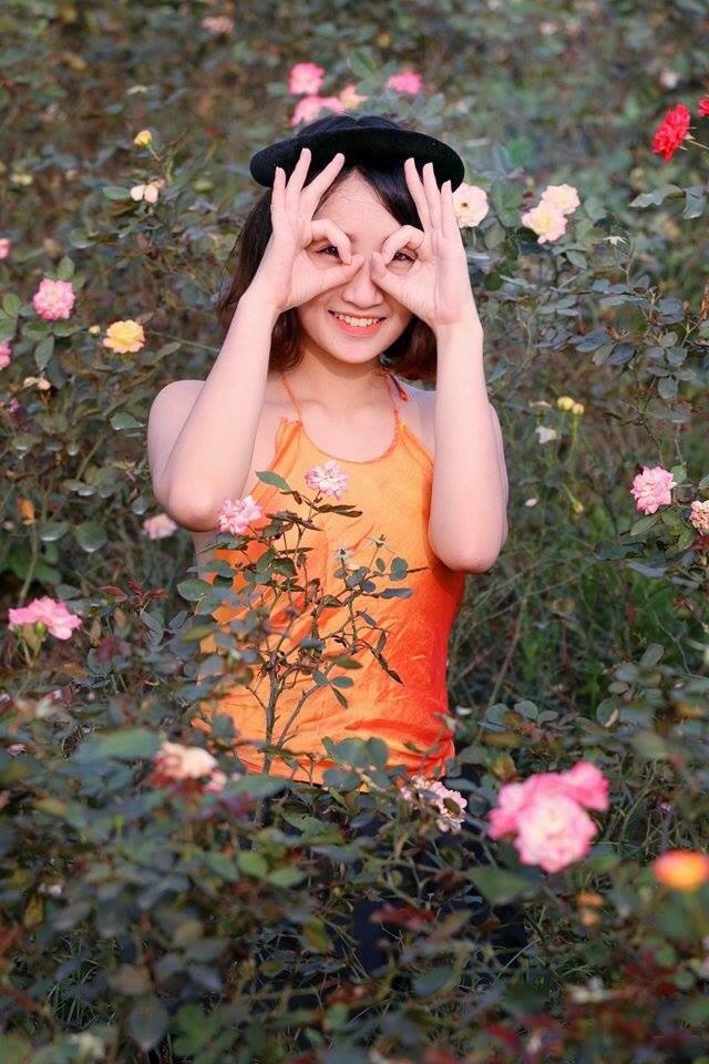 Nụ cười tươi tắn, rạng rỡ của Nguyễn Dung gây ấn tượng với người đối diện ngay từ lần gặp đầu tiên.