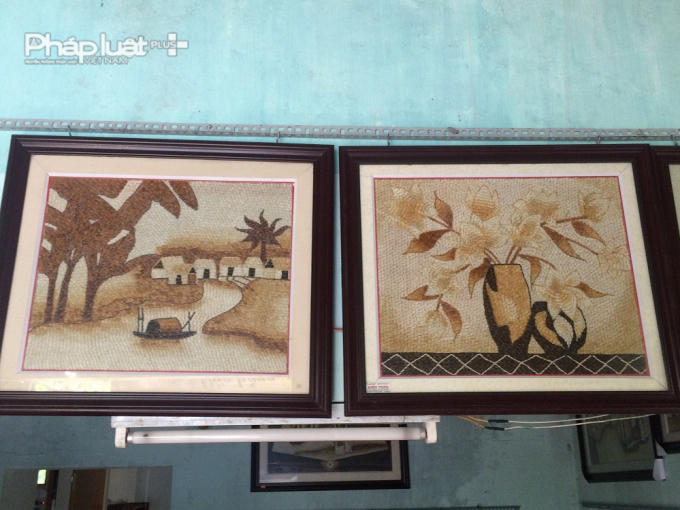 Đến nay, cơ sở tranh gạo của chị Kiều đã tạo việc làm cho 12 lao động, với mức thu nhập từ 3 - 5 triệu đồng/tháng.