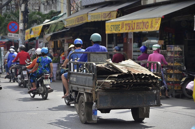 Hãi hùng “máy chém