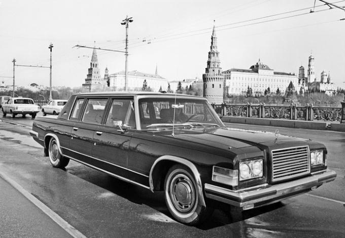 Chiếc ZIL-115 được sản xuất năm 1982 để phục vụ các nguyên thủ Liên Xô.