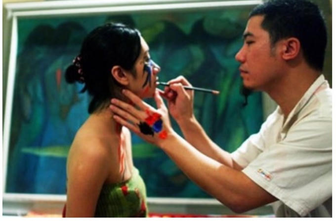 C&ocirc;ng việc của một người mẫu nude chưa bao giờ l&agrave; dễ d&agrave;ng.