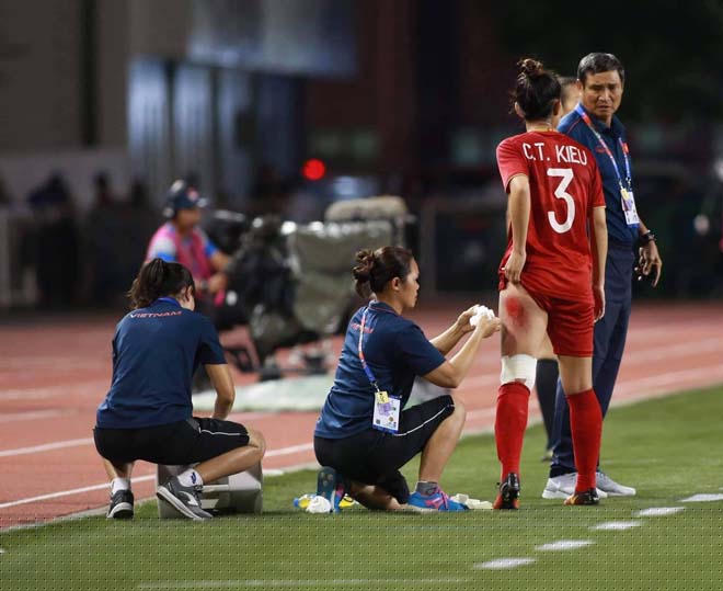 7 khoanh khac xuc dong sea games 30: bo hcv cuu doi thu hinh anh 7