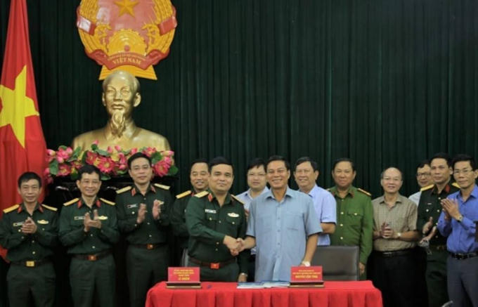 Đại diện Bộ Quốc phòng bàn giao đất bị lấn chiếm cho TP Hải Phòng giải quyết.
