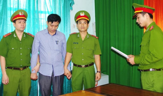 Giám đốc Phạm Văn Tiến bị cơ quan điều tra bắt giữ với tội danh "Lừa đảo chiếm đoạt tài sản".