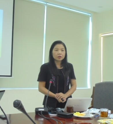 PGS.TS.BS Lê Bạch Mai, Phó Viện trưởng Viện Dinh dưỡng Quốc gia phát biểu tại họp báo. Ảnh: Nguyễn Hồng.