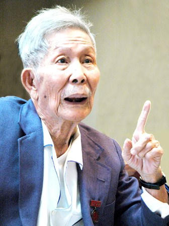 GS Trần Văn Giàu.