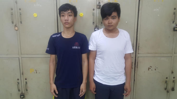 Phát và Thắng tại cơ quan công an.