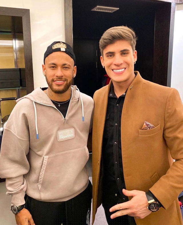 Neymar từng rất ủng hộ chuyện tình cảm của mẹ mình