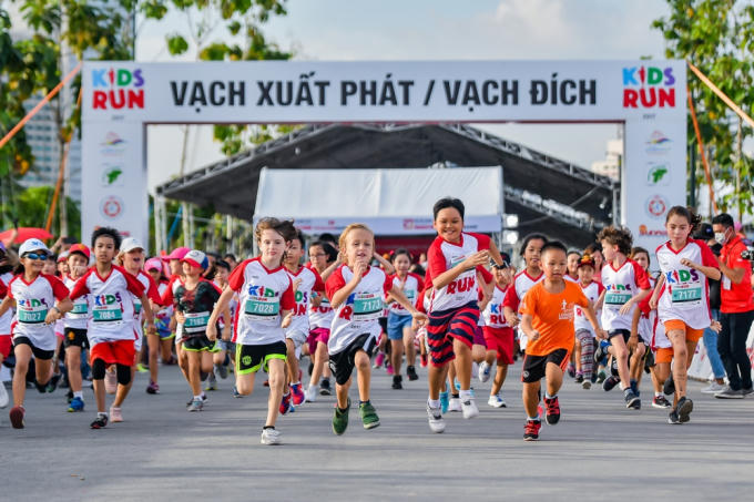 Giải Marathon Quốc Tế TP.HCM Techcombank 2018: Cả gia đình, công ty, bạn bè có thể cùng nhau chạy