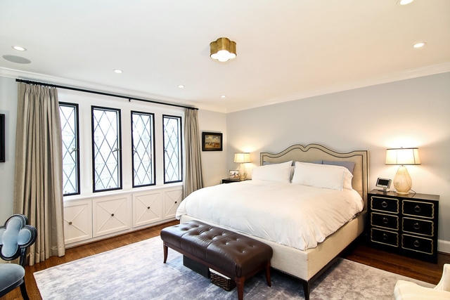 Tầng 2 là phòng ngủ chính.