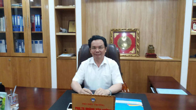 Đại biểu Quốc hội, PGS -TS Hoàng Văn Cường trao đổi với PV Phapluatplus.vn.