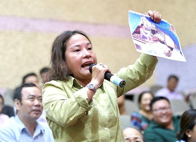 Một cử tri nêu lên bức xúc.