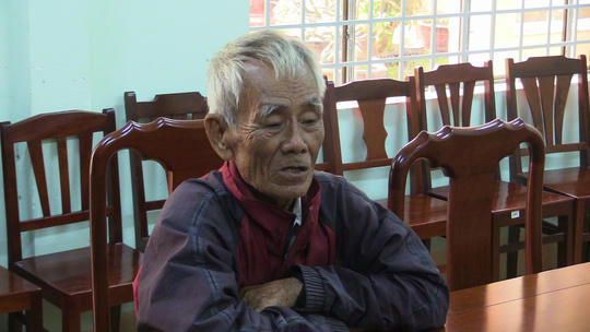 Nghi can Nguyễn Văn Để tại cơ quan công an. (Ảnh: Người lao động)