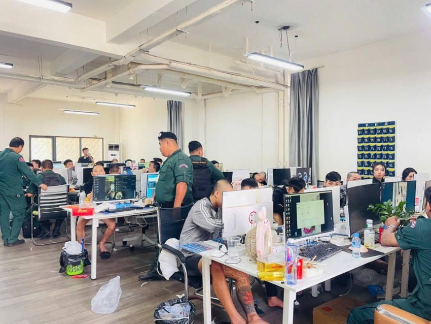 Lực lượng phối hợp giữa hai nước đã đột kích bắt giữ toàn bộ băng nhóm tội phạm gồm 47 đối tượng. Ảnh: C.A Lào Cai