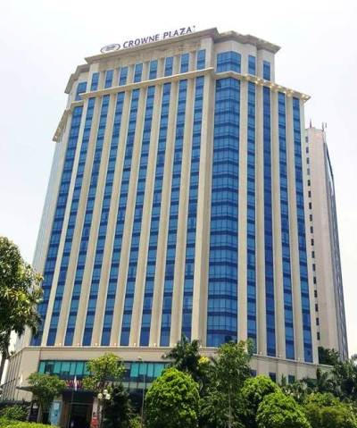 Lãnh đạo, quản lý, nhân viên khách sạn Crowne Plaza mở còi rú inh ỏi, hành xử thiếu tôn trọng, thiếu văn hóa