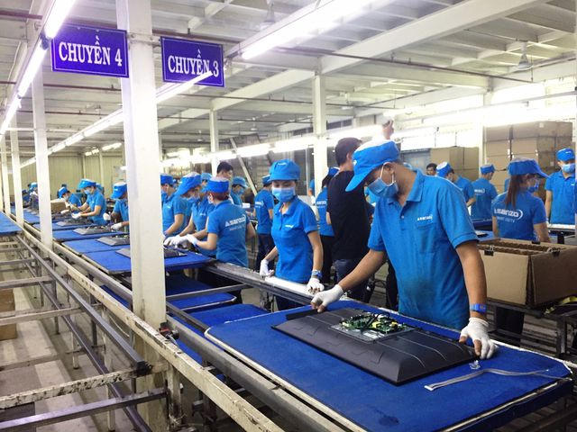 Nhiều người lao động của Công ty Asanzo và các công ty trực thuộc tập đoàn này lại là người đại diện của các công ty nhập khẩu hàng hóa cho Asanzo. Ảnh: Đại Việt