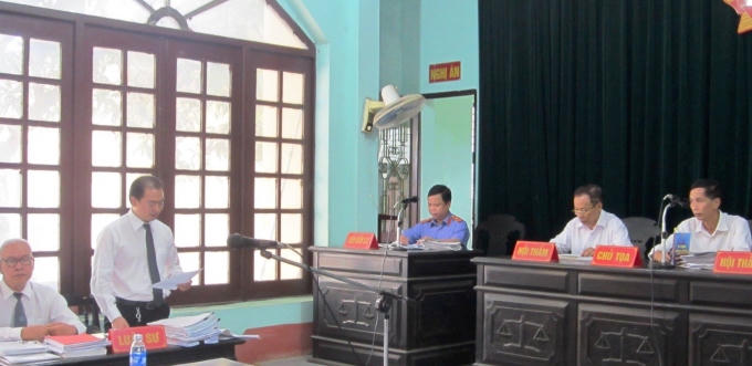 Luật sư Trương Anh Tú tham dự một phiên tòa xét xử.