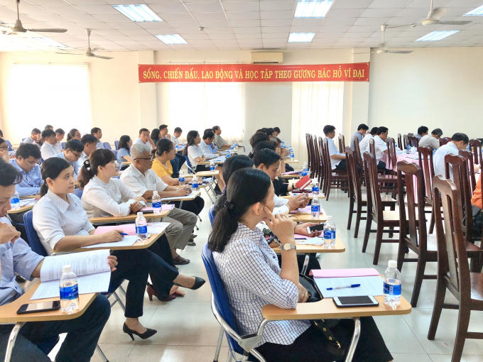 Đông đảo cán bộ và công chứng viên tham dự buổi tập huấn