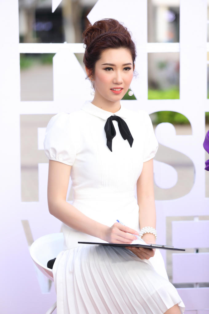 Hà Anh tái xuất làm giám khảo casting Tuần lễ thời trang trẻ em châu Á