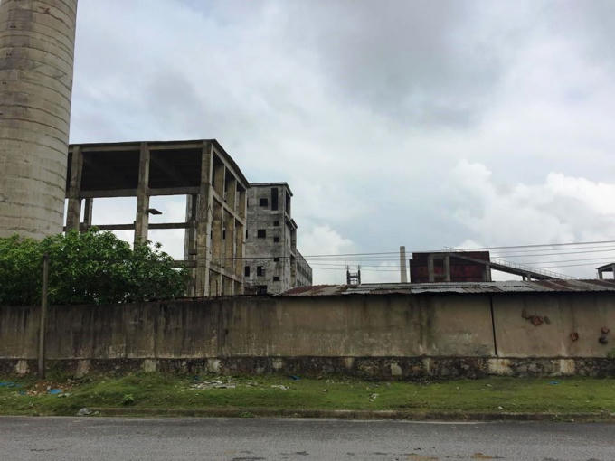 Ch&ugrave;m ảnh: X&oacute;t xa nh&agrave; m&aacute;y th&eacute;p ngh&igrave;n tỉ ở H&agrave; Tĩnh đắp chiếu bỏ hoang